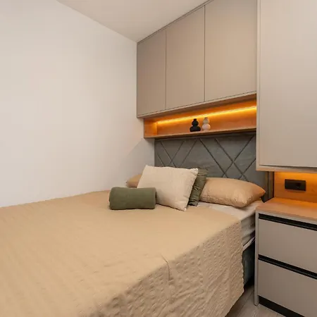 Luxurious In Biograd