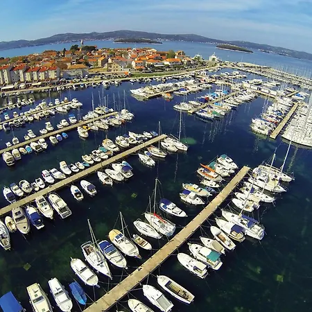 Luxurious In Biograd